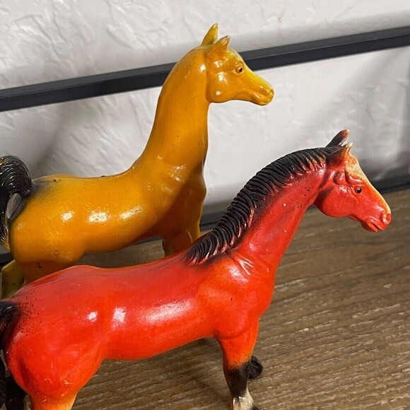 Vintage Pair of 2 1975 Imperial Tan Brown Chestnut Toy Horse Foals - Picture 7 of 9